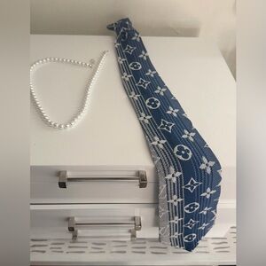 Fashion Jean Tie with pearl necklace